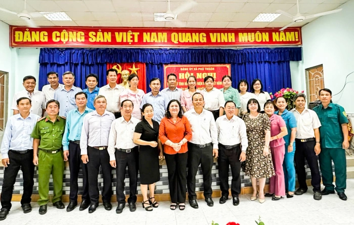 Phó Bí thư Thường trực Tỉnh uỷ Hồ Thị Hoàng Yến dự hội nghị tổng kết thực hiện Nghị quyết năm 2025 của Đảng uỷ xã Phú Thuận