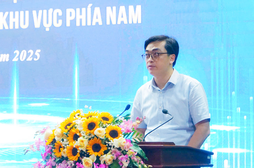 Ông Đồng Hải Hà- Phó Chánh Văn phòng Bộ KH-CN, Trưởng Đại diện Văn phòng Bộ tại miền Nam phát biểu khai mạc hội thảo.