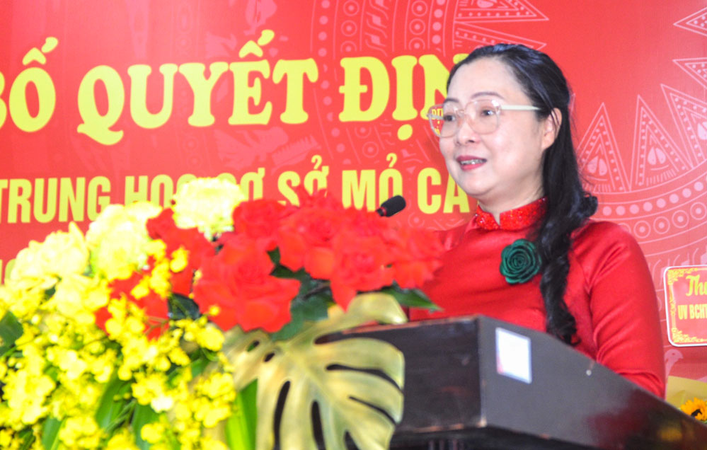 Đồng chí Nguyễn Thị Quyên Thanh - Tỉnh ủy viên, Phó Chủ tịch UBND tỉnh phát biểu tại buổi lễ.