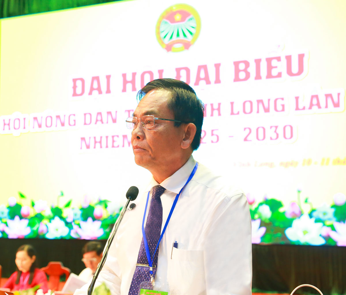 Đồng chí Nguyễn Văn Dũng - Tỉnh ủy viên, Phó Chủ tịch Ủy ban MTTQ tỉnh, Chủ tịch Hội ND tỉnh phát biểu khai mạc đại hội.