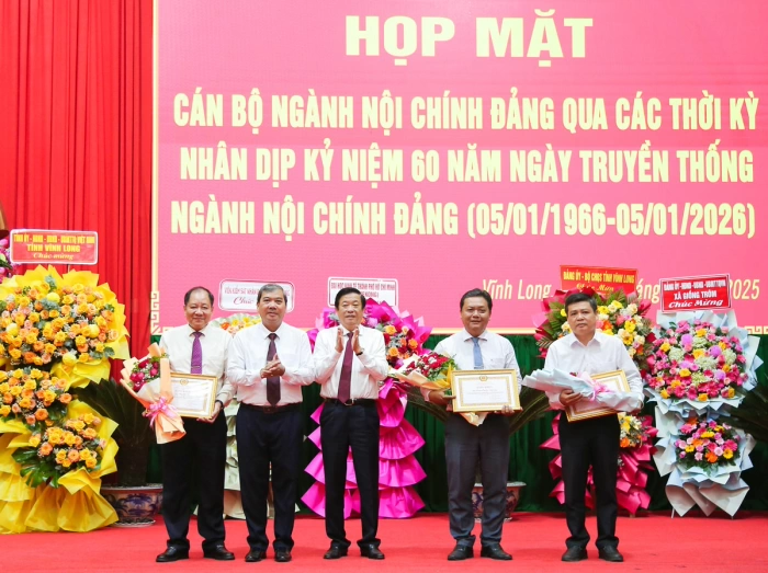 Họp mặt kỷ niệm 60 năm Ngày truyền thống ngành Nội chính Đảng