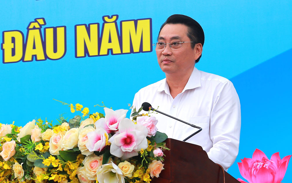 Đồng chí Nguyễn Quỳnh Thiện- Tỉnh ủy viên, Phó Chủ tịch UBND tỉnh phát biểu chỉ đạo.