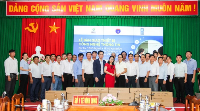 Sở Y tế tiếp nhận 10 bộ thiết bị công nghệ thông tin phục vụ khám chữa bệnh từ xa