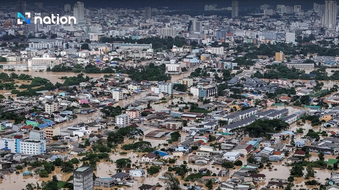 Nhiều khu vực ở miền Nam Thái Lan vẫn còn chìm trong nước và các hoạt động cứu trợ đang được đẩy nhanh. Ảnh: The Nation

