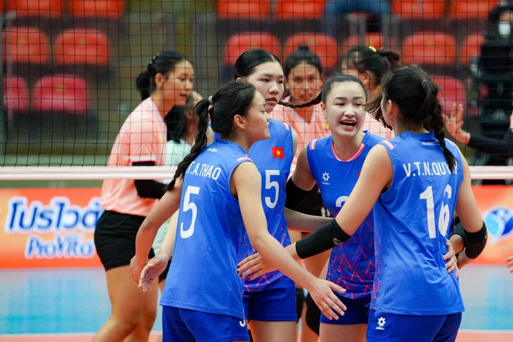 Tuyển bóng chuyền nữ Việt Nam liên tục khiến Thái Lan phải lo lắng - Ảnh: NAM TRẦN

