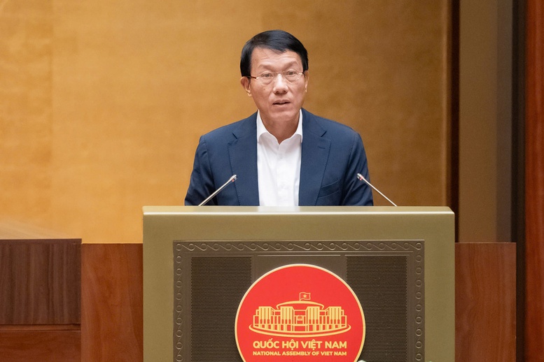 Đại tướng Lương Tam Quang, Bộ trưởng Bộ Công an thừa ủy quyền của Thủ tướng Chính phủ trình bày Báo cáo tóm tắt tiếp thu, chỉnh lý, giải trình dự thảo Luật sửa đổi, bổ sung một số điều của Luật Lý lịch tư pháp

