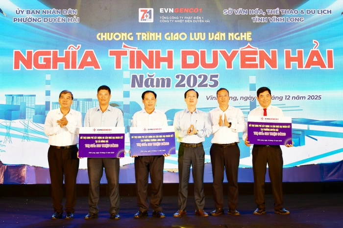 Chương trình “Nghĩa tình Duyên Hải” trao 20 căn  nhà “Đại đoàn kết” và 340 phần quà cho các đối tượng