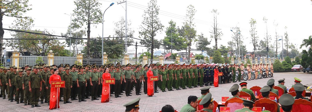 Lễ ra quân cao điểm tấn công, trấn áp tội phạm, bảo đảm an ninh trật tự