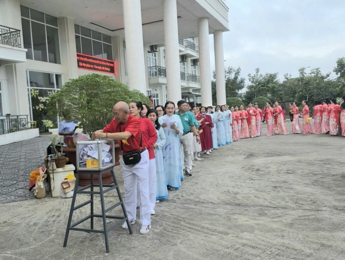 Giao lưu dân vũ, dưỡng sinh quyên góp ủng hộ đồng bào miền Trung, Tây Nguyên khắc phục hậu quả mưa lũ