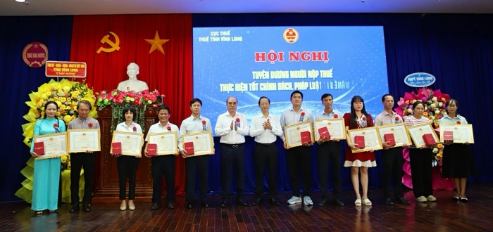Tuyên dương hơn 260 người nộp thuế thực hiện tốt chính sách, pháp luật thuế năm 2024