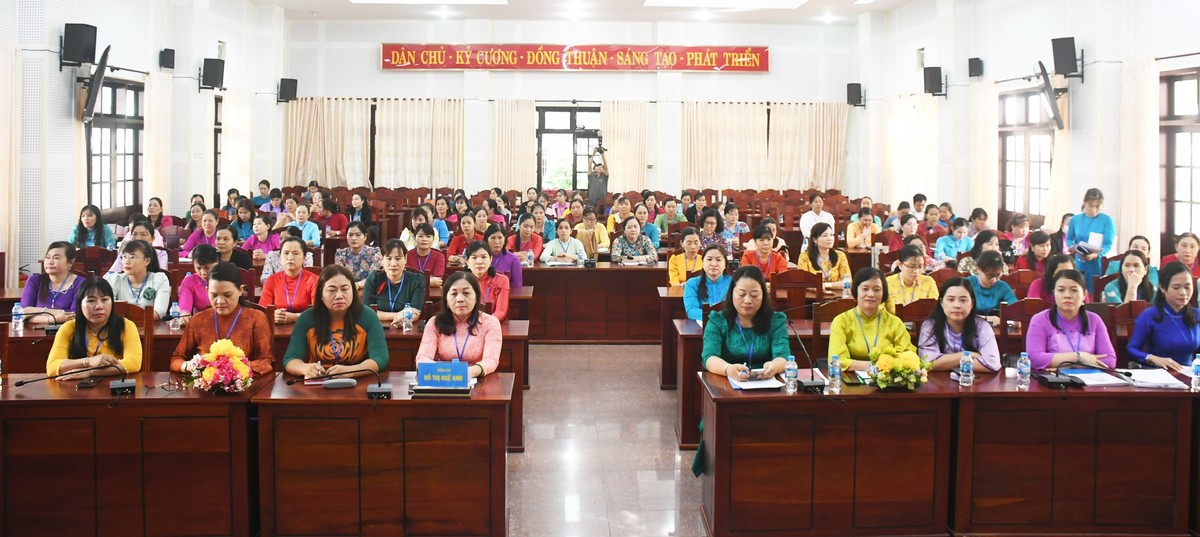 Đại biểu dự tại điểm cầu phường An Hội.