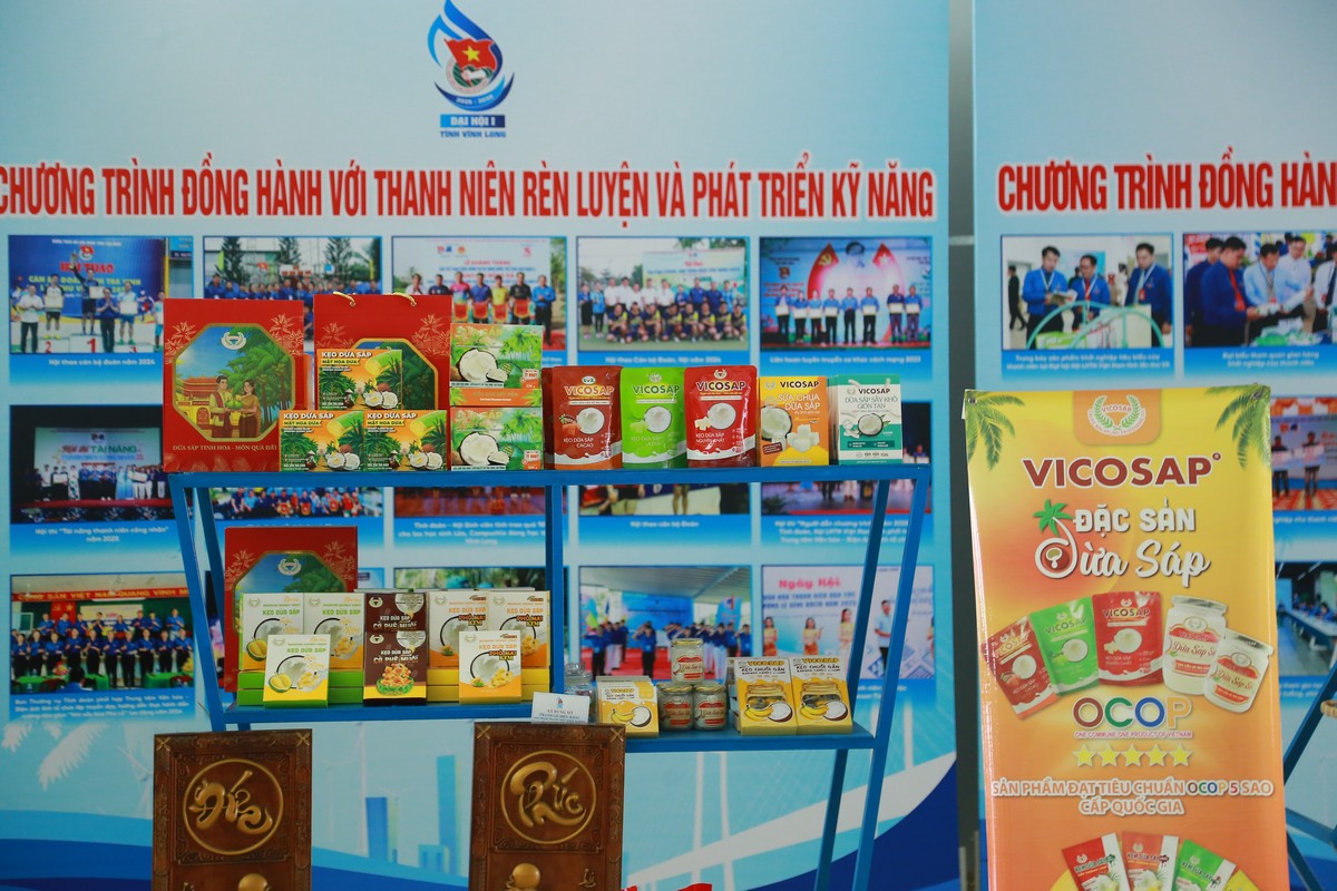 Những sản phẩm khởi nghiệp từ nguồn nguyên liệu của địa phương, thể hiện khát vọng làm giàu từ mảnh đất quê mình của các bạn trẻ.