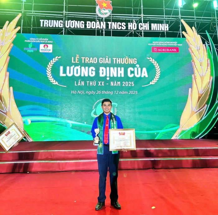 Anh Trần Minh Nhật “Cua cơ bắp” vinh dự nhận giải thưởng Lương Định Của