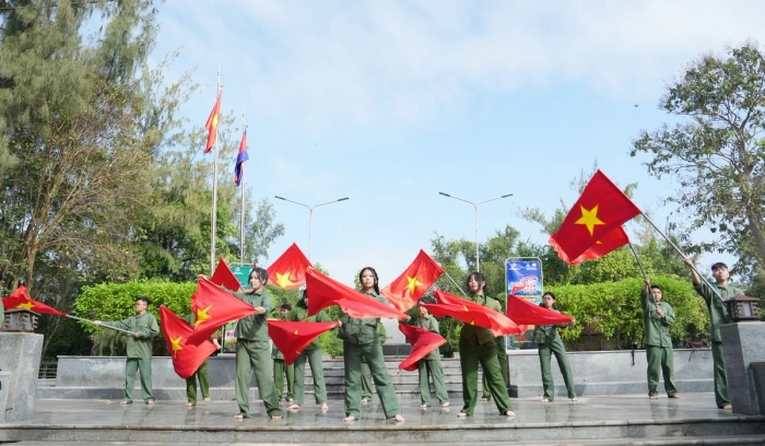 Hơn 400 học sinh trải nghiệm “Hành trình chủ quyền- Biển xanh Tổ quốc”