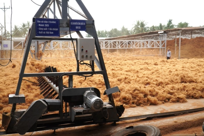 Nghiệm thu đề án hỗ trợ ứng dụng thiết bị tiên tiến vào sản xuất bún, sơ chế dừa