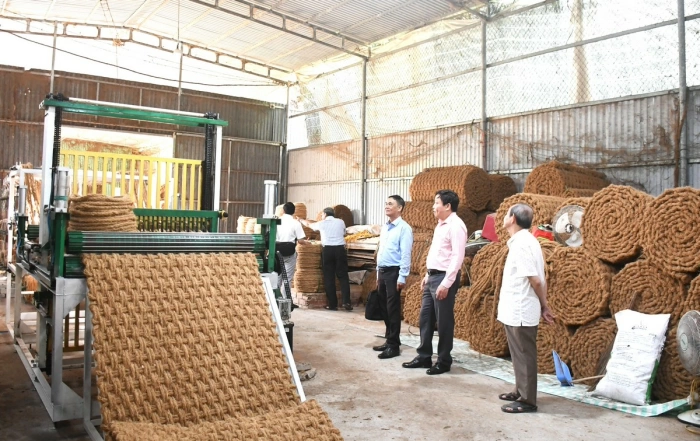 Nghiệm thu 2 đề án khuyến công quốc gia ứng dụng vào chế biến dừa