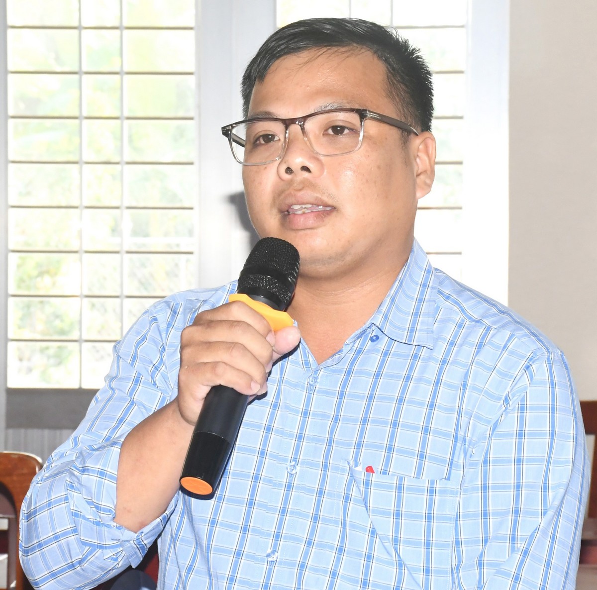 Cử tri xã Tân Phú nêu kiến nghị. Ảnh: CẨM TRÚC