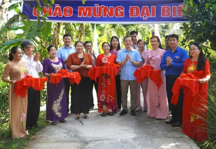 Chợ Lách khánh thành tuyến đường “Sáng - Xanh - Sạch - Đẹp, an ninh trật tự và an toàn giao thông”