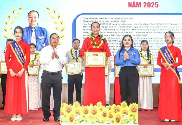 Những cán bộ đoàn “2 trong 1” tiêu biểu