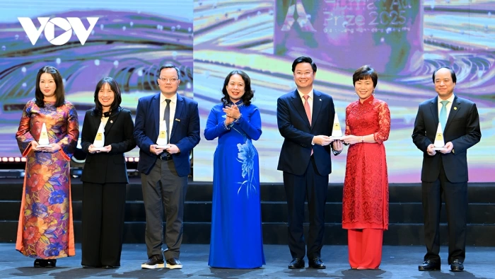 Trao giải thưởng hành động vì cộng đồng 2025: “Kiên trì phụng sự”