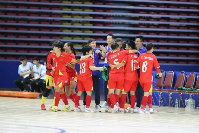 Tuyển futsal nữ Việt Nam hẹn Thái Lan ở chung kết SEA Games 33