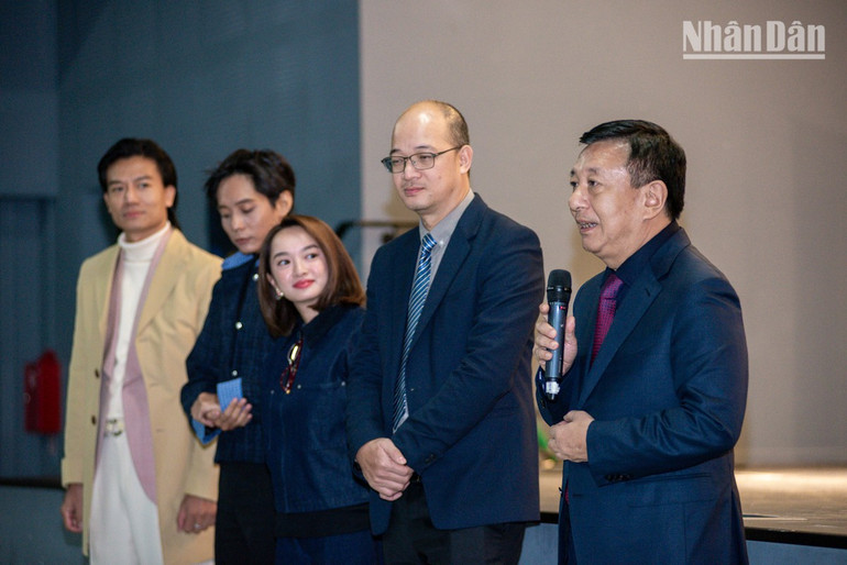 Thiếu tướng Đỗ Triệu Phong, Cục trưởng Cục Truyền thông Công an nhân dân chia sẻ: Tử chiến trên không tái hiện vụ không tặc có thật xảy ra vào năm 1978. (Ảnh: MINH DUY)