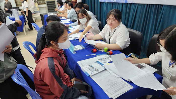 Theo quy định mới, hợp đồng lao động điện tử được tạo lập dưới dạng thông điệp dữ liệu, có giá trị pháp lý tương đương hợp đồng lao động bằng văn bản giấy.