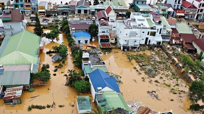 Mưa lũ lịch sử gây thiệt hại nặng nề về người, nhà cửa, nông nghiệp, hạ tầng tại khu vực Tây Nguyên và Nam Trung Bộ. (Ảnh: VGP)