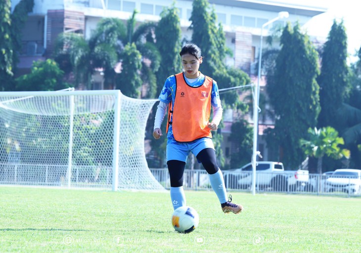 Tân binh Kim Yên tự tin trước trận ra quân với Malaysia - Ảnh: VFF

