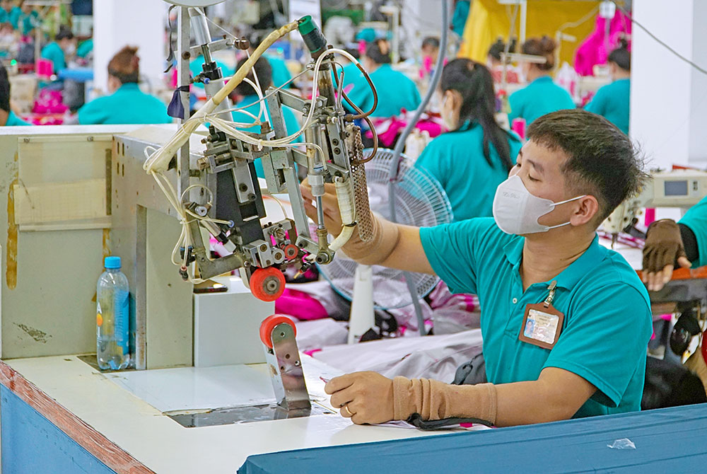 Hoạt động sản xuất công nghiệp duy trì tăng trưởng khá. Ảnh minh họa