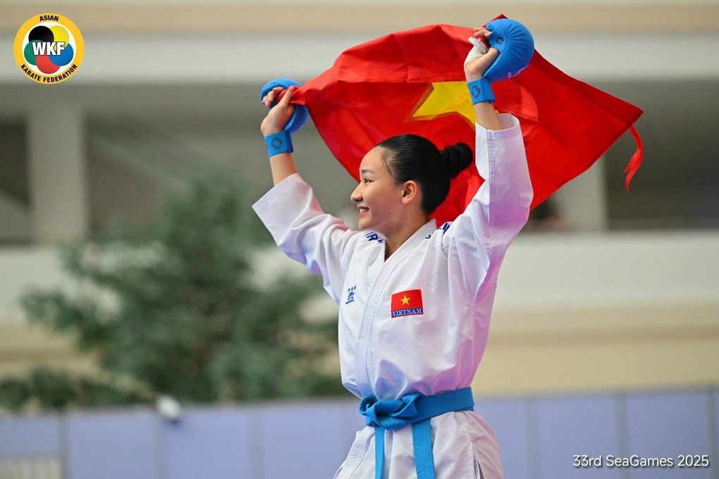 Hoàng Thị Mỹ Tâm giành HCV hạng cân 61kg nữ trong ngày 14/12 (Ảnh: Karate Vietnam).