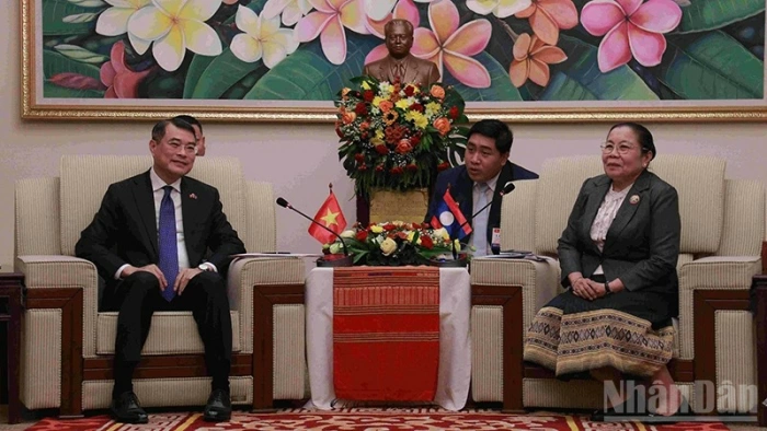 Việt Nam, Lào tăng cường chia sẻ kinh nghiệm công tác tổ chức cán bộ