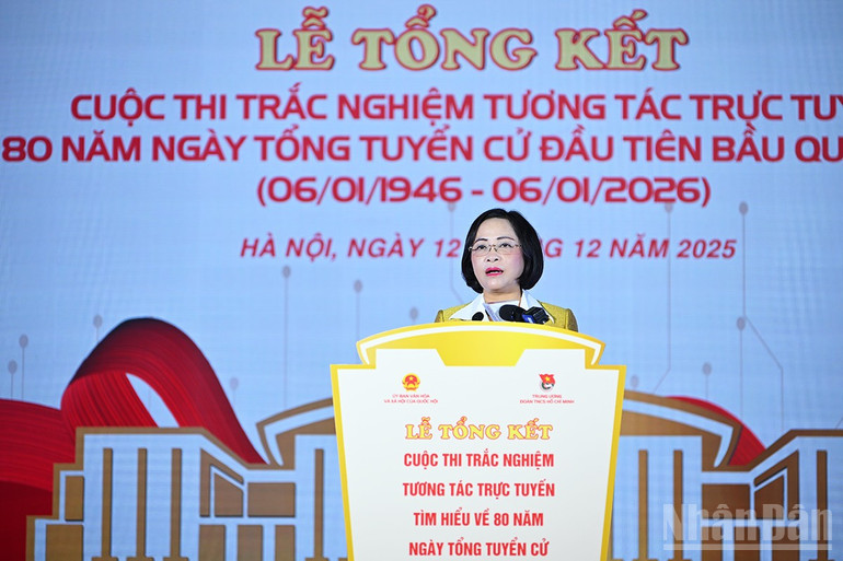 Phó Chủ tịch Quốc hội Nguyễn Thị Thanh phát biểu ý kiến tại buổi lễ.