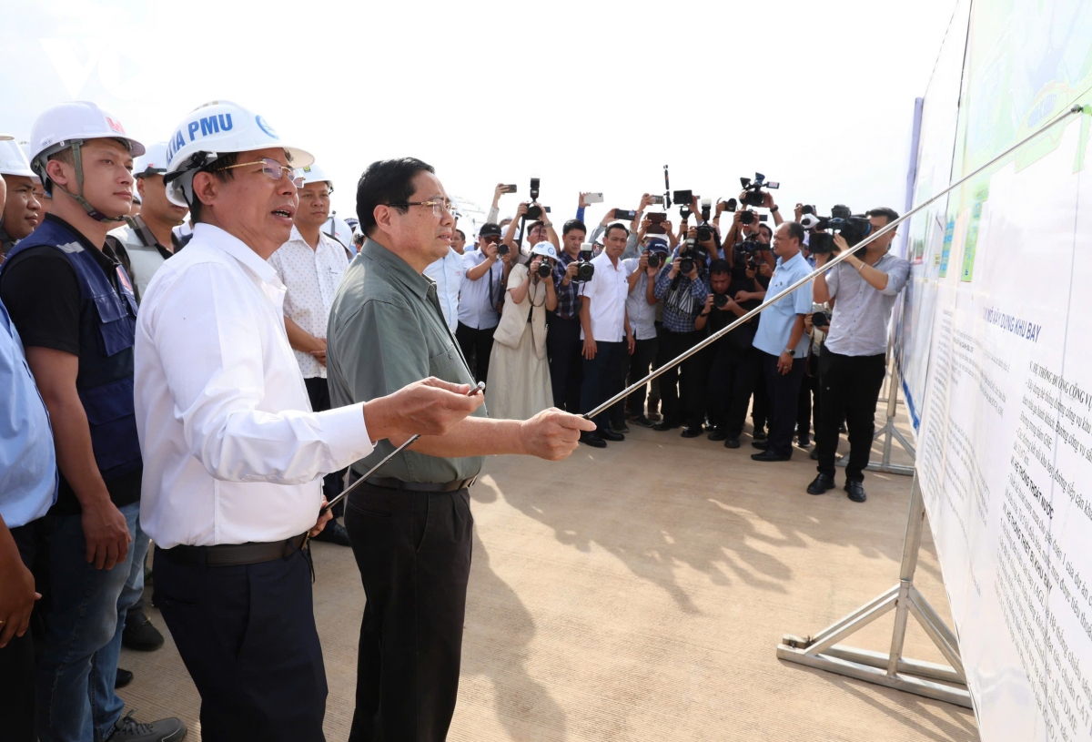 Thủ tướng kiểm tra dự án Cảng hàng không quốc tế Long Thành.