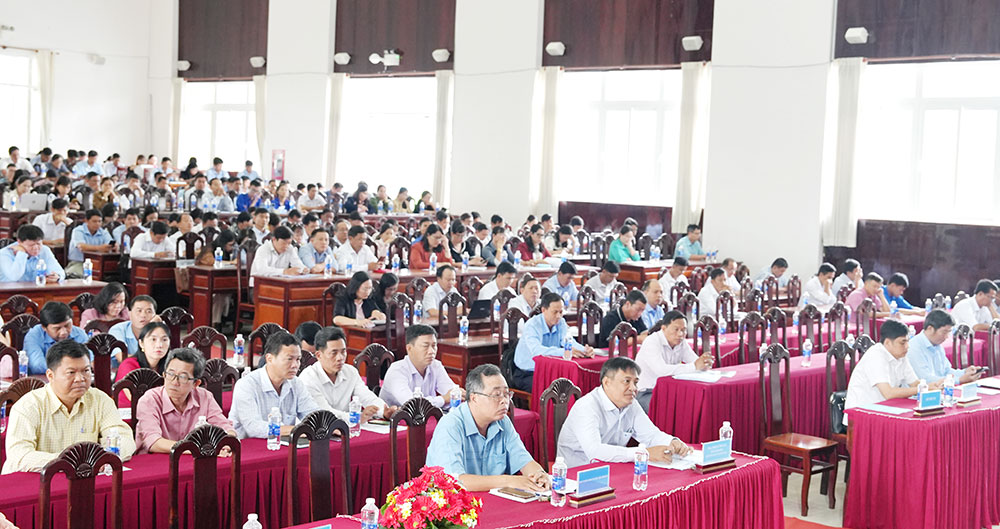 Đại biểu tham dự hội nghị.