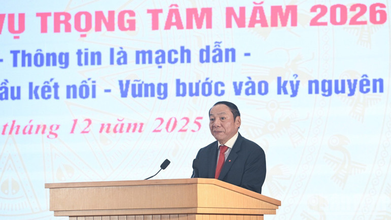 Bộ trưởng Văn hóa, Thể thao và Du lịch Nguyễn Văn Hùng phát biểu ý kiến tại hội nghị. (Ảnh: TRẦN HẢI)