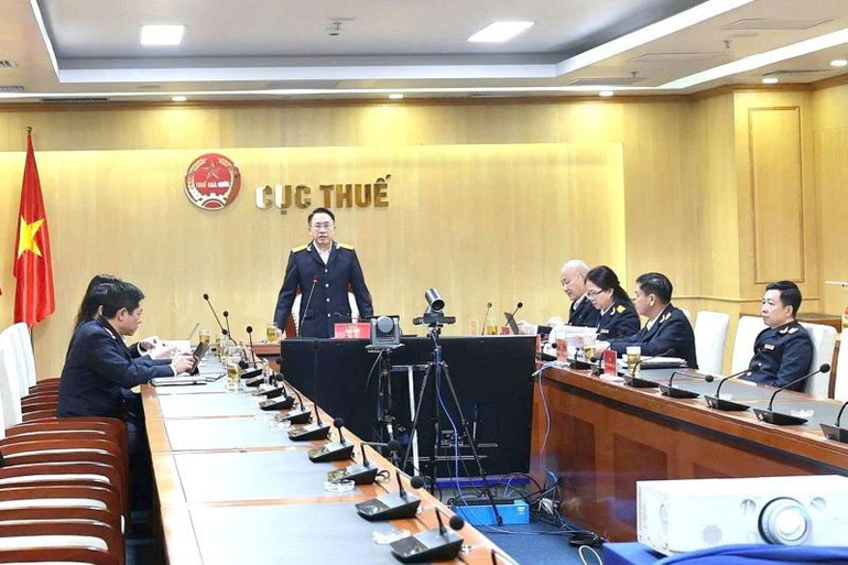 Quang cảnh cuộc họp tại điểm cầu Cục Thuế.