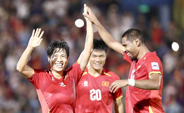 Tuyển Việt Nam thăng tiến trong khi Malaysia rớt hạng - Ảnh: NGUYÊN KHÔI