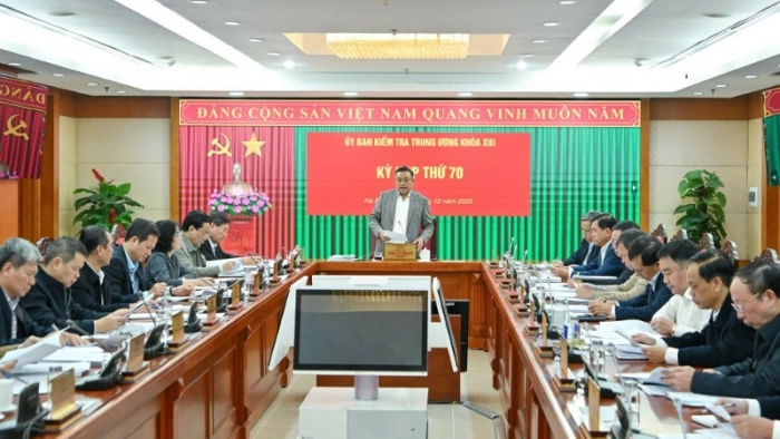 Ủy ban Kiểm tra Trung ương thi hành kỷ luật đảng viên vi phạm