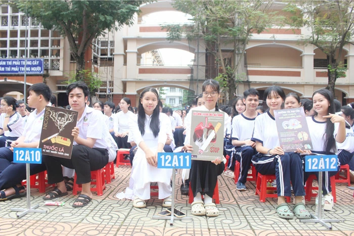 Cấm thuốc lá điện tử để bảo vệ sức khỏe người dân