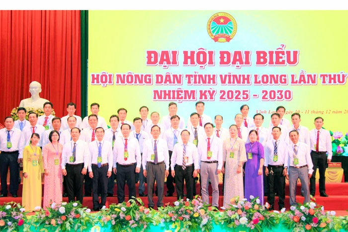 Nông dân tham gia xây dựng tỉnh phát triển nhanh và bền vững