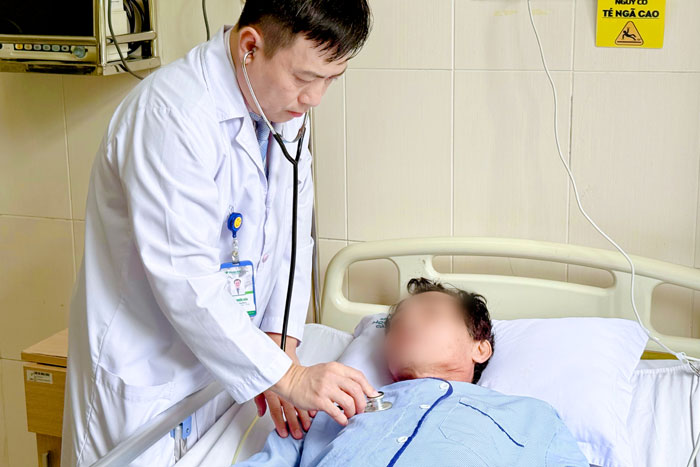 Các bác sĩ BVĐK Hoàn Mỹ Cửu Long phẫu thuật thành công cho bệnh nhân (59 tuổi, tỉnh Vĩnh Long) bị bóc tách động mạch chủ tuýp A.

