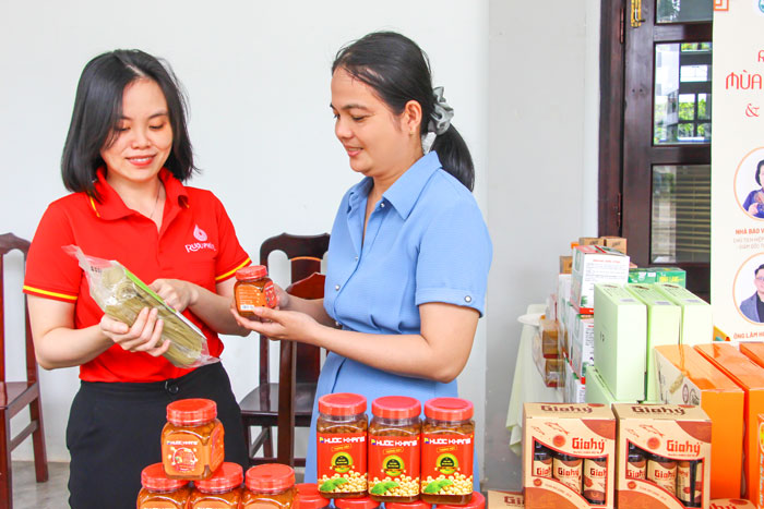 Nhiều doanh nghiệp chủ động nguồn cung, cải tiến mẫu mã sản phẩm để đáp ứng nhu cầu thị trường.