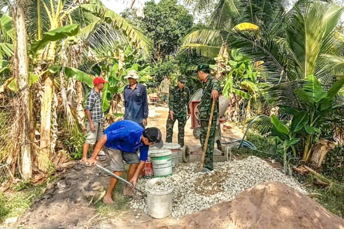 Lực lượng vũ trang tỉnh chung sức xây dựng nông thôn mới