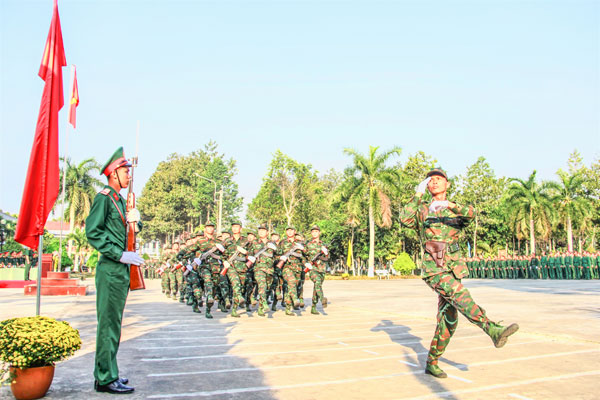 Lực lượng vũ trang tỉnh phát huy truyền thống, cống hiến tài năng, phấn đấu hoàn thành xuất sắc mọi nhiệm vụ được giao.

