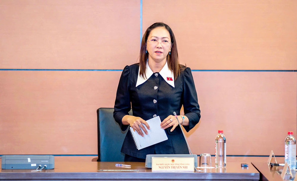 Đại biểu Nguyễn Thị Yến Nhi tham gia phát biểu một số nội dung về Dự án Luật sửa đổi, bổ sung một số điều của Luật Thuế giá trị gia tăng, sáng 8/12.