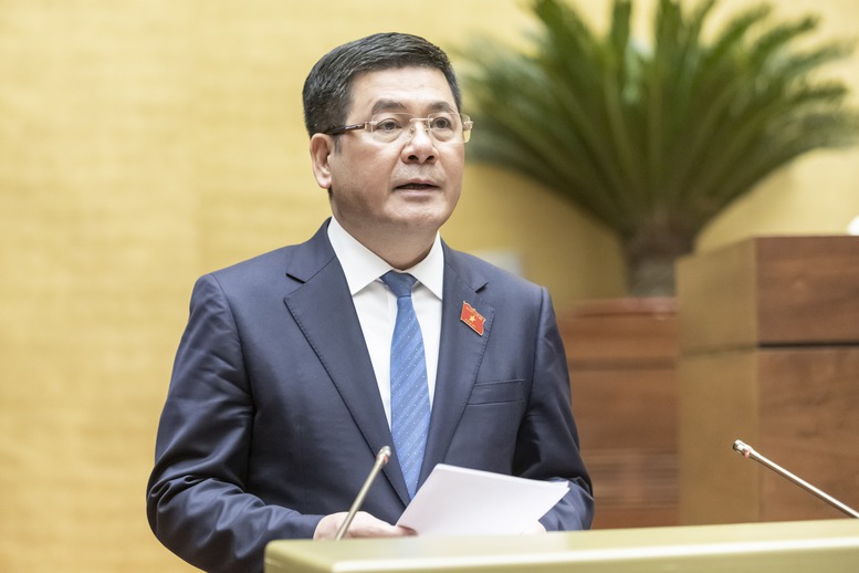 Bộ trưởng Bộ Công Thương Nguyễn Hồng Diên trình bày Tờ trình về việc ban hành Nghị quyết của Quốc hội về cơ chế, chính sách phát triển năng lượng quốc gia giai đoạn 2026-2030 - Ảnh: VGP/Nhật Bắc

