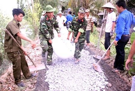 Thế hệ thanh niên lực lượng vũ trang tỉnh luôn nêu cao tinh thần tình nguyện, thể hiện vai trò của mình với xã hội.