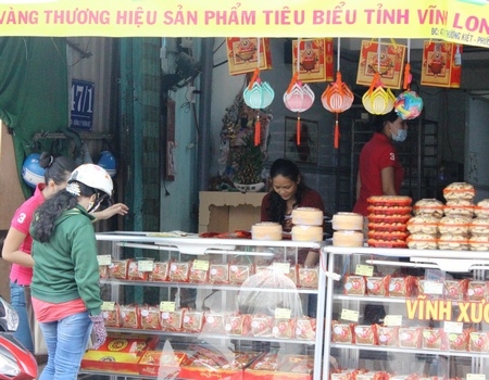 Mua bánh trung thu có thương hiệu, chất lượng là tâm lý, lựa chọn của người tiêu dùng.