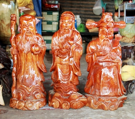 Ông Phúc- Lộc- Thọ được tạo thành từ bàn tay của những người thợ.
